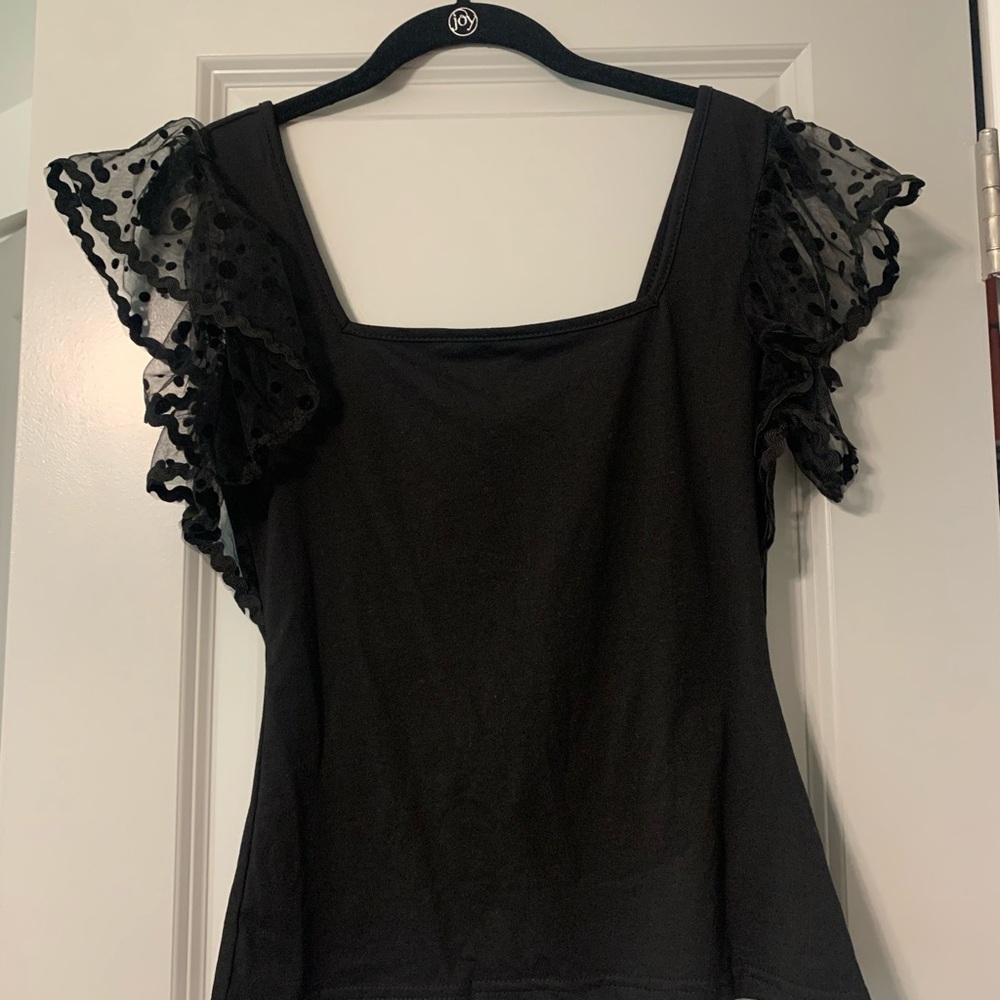 ruffle bubble sleeve top